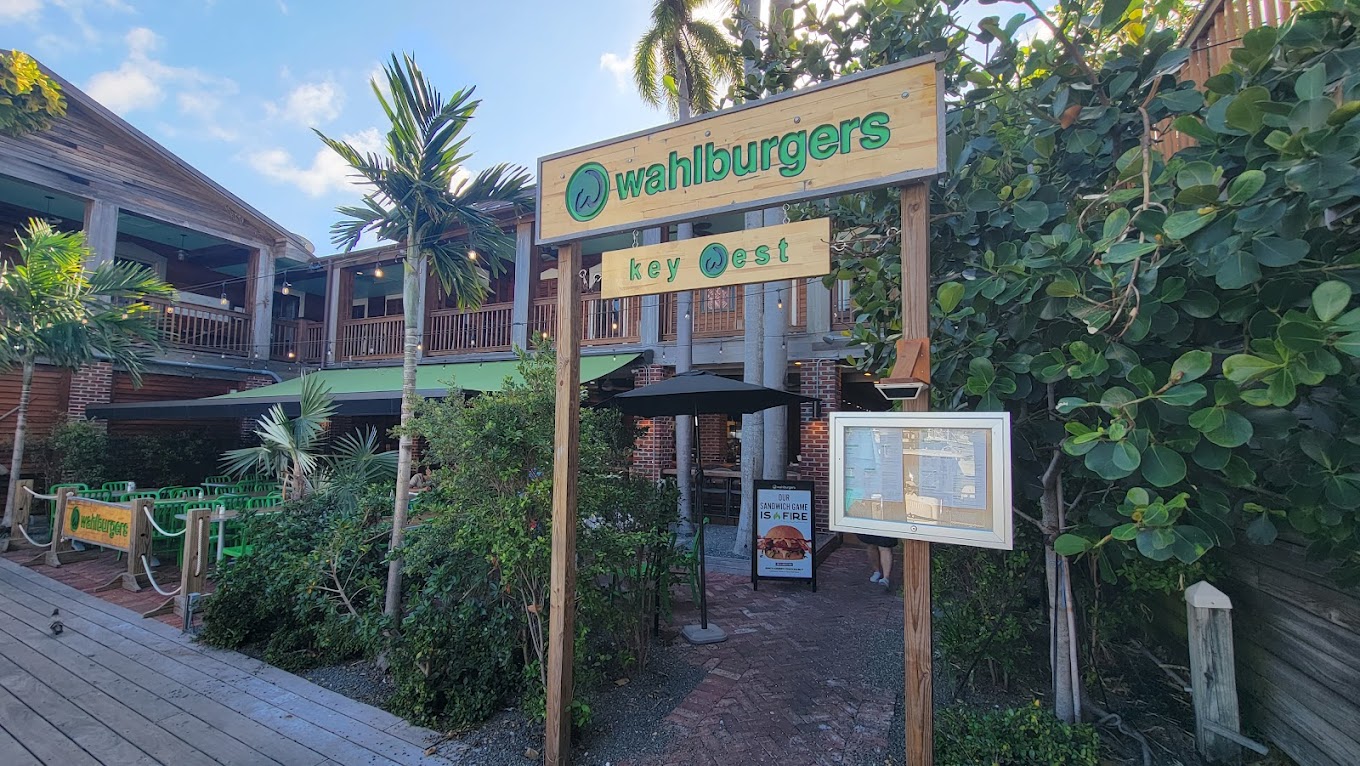 Wahlburgers